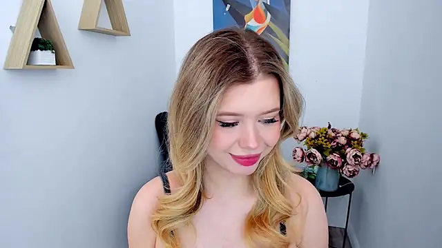 FollowLovee's cam snapshot