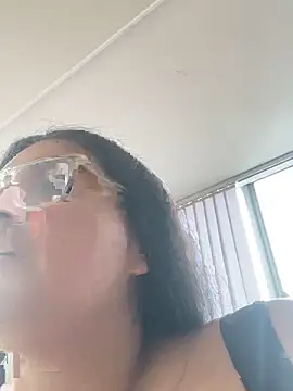 kendra_crow_'s cam snapshot