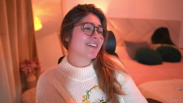 Lau_Bee's cam snapshot