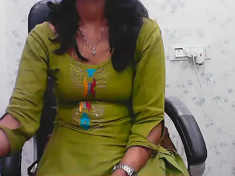 short_girl_'s cam snapshot