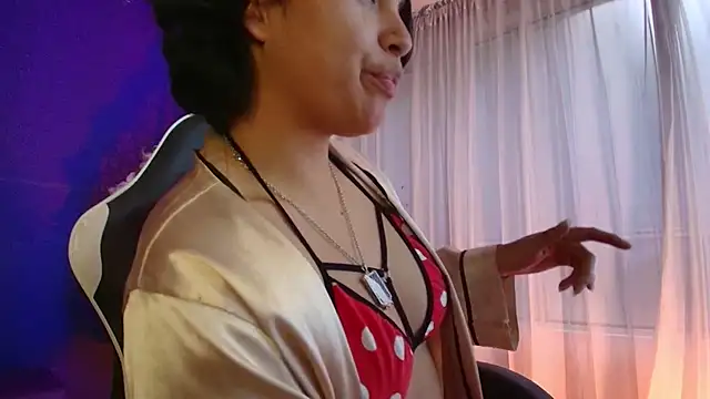 Emmapark_'s cam snapshot