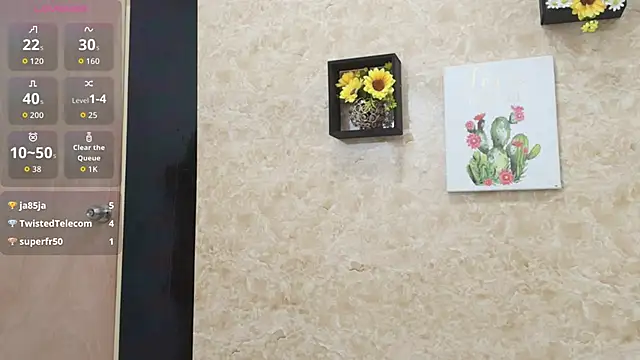 charlotte_milf30's cam snapshot