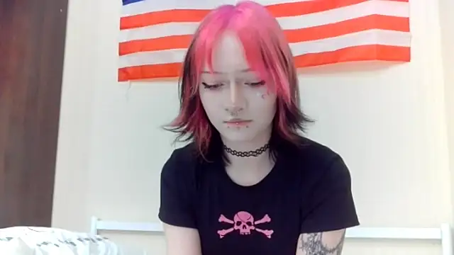 Shine_Luna's cam snapshot