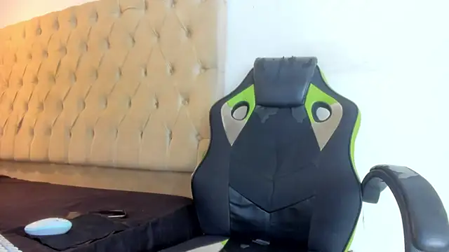 Naomis_35's cam snapshot