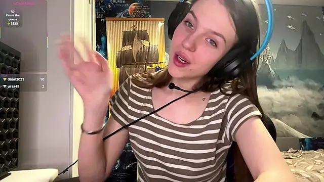 Elira_Breeze's cam snapshot