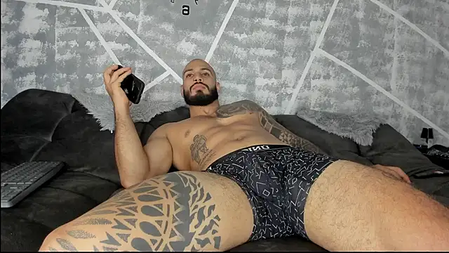 leonidas_18k live sex cam