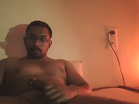 lookingforwomentofukchenn live sex cam