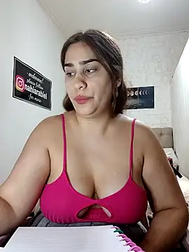 nahiarabiel33's cam snapshot