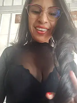 Astrid-- live sex cam