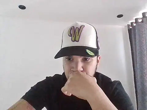 BrandoCraw live sex cam