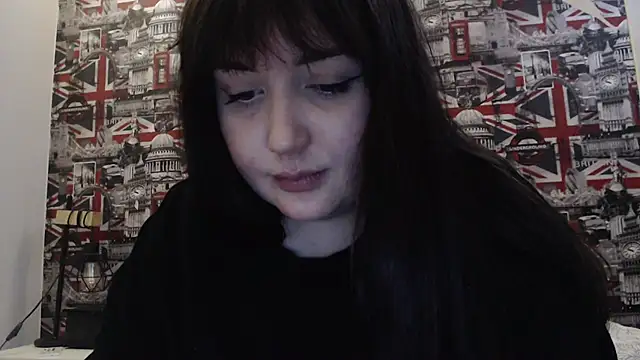 Lynylou live sex cam