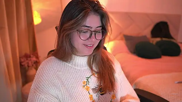 Lau_Bee's cam snapshot