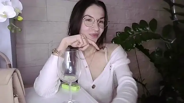 JuliaLovely's cam snapshot