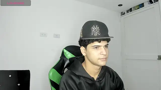 Alejandro_12314 live sex cam