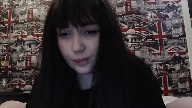 Lynylou live sex cam