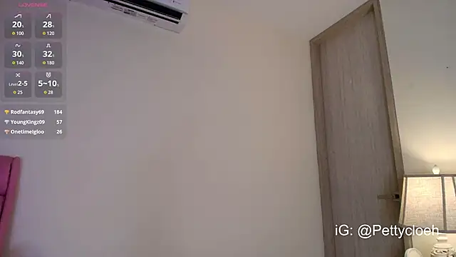 PettyCloeh live sex cam