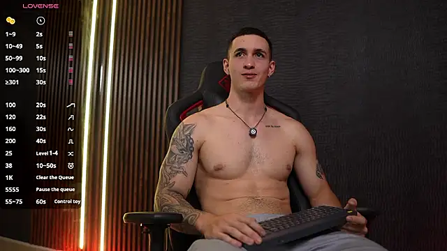 JacksonOlsenn live sex cam