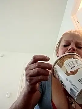 ForbiddenClover's cam snapshot