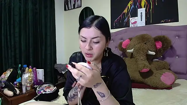 Emmie_Hot's cam snapshot