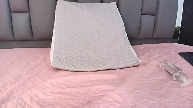 kissme_luna's cam snapshot