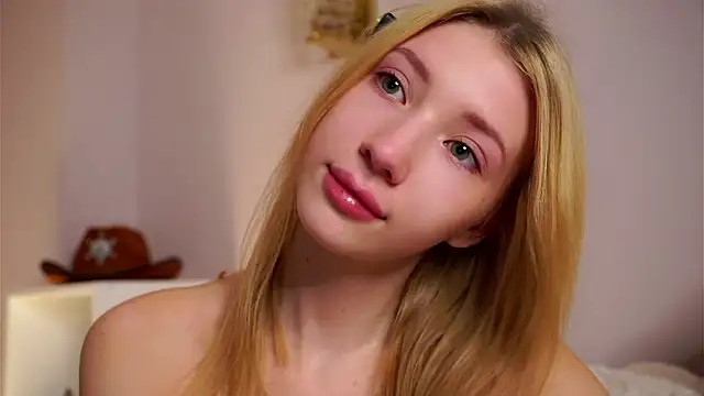 SunnivaCovil live sex cam