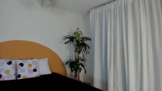 liaa_moretti_'s cam snapshot