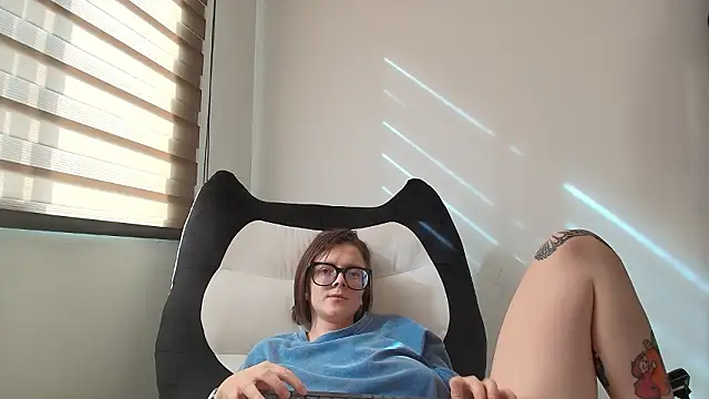 Hannah______'s cam snapshot