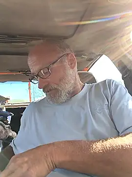 FloppyPickle4u's cam snapshot