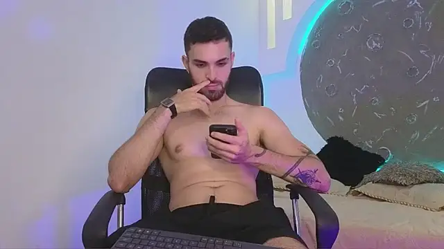 Apolo_lux1 live sex cam