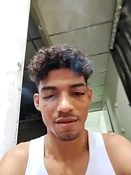 Brayanellatino's cam snapshot