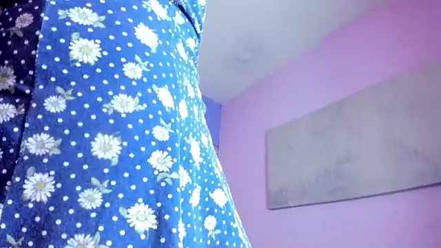 Alaiia___'s cam snapshot