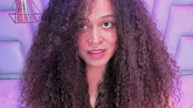 IrinaVoshh_'s cam snapshot