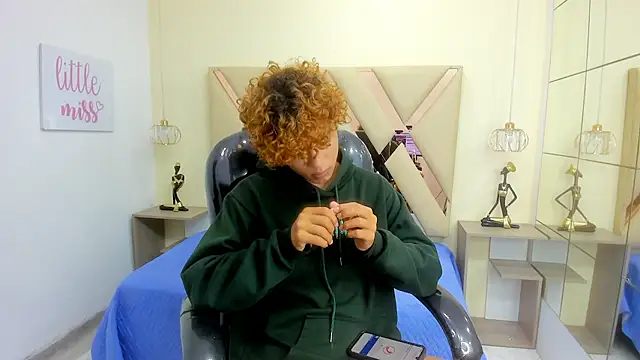 Anyelo_Twink live sex cam