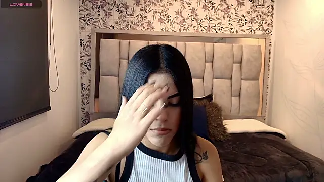 Emily__Cute__'s cam snapshot