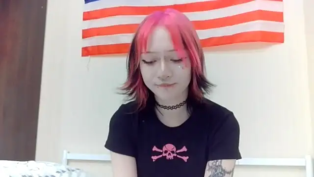 Shine_Luna's cam snapshot