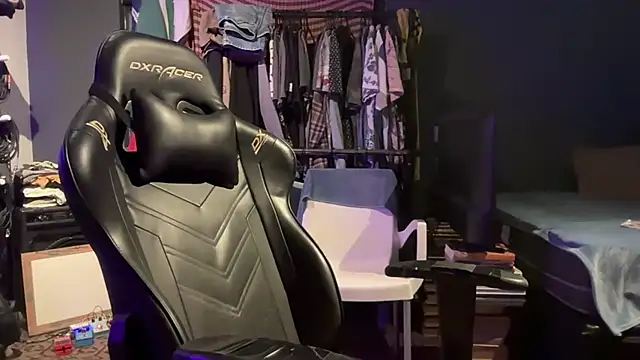 falacomigobbzin's cam snapshot