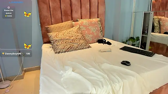 lou_rosse_ live sex cam