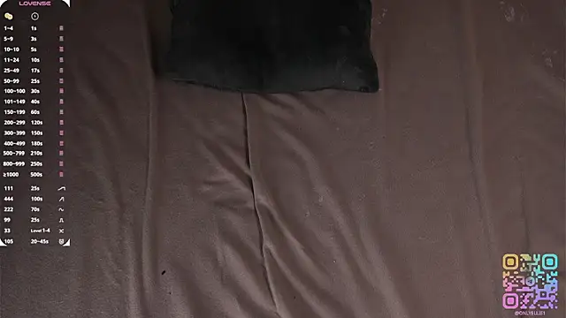 _smile_in_glow_'s cam snapshot