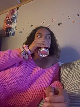 QueenNefertiti's cam snapshot