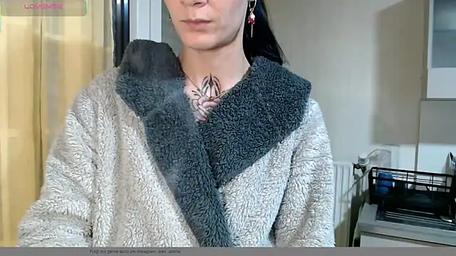 Feuchtes_traumchenn live sex cam