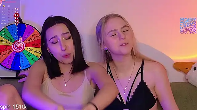 Mimipaws live sex cam