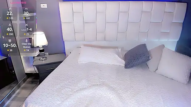 HottSalomee live sex cam