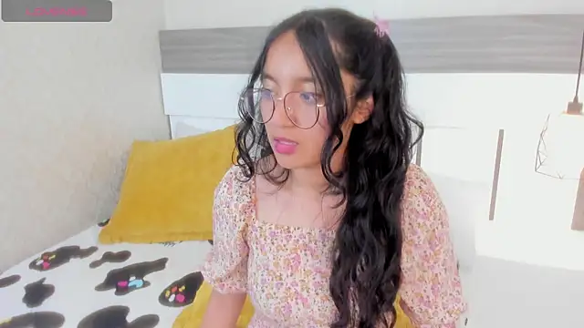 Emilyblussh's cam snapshot