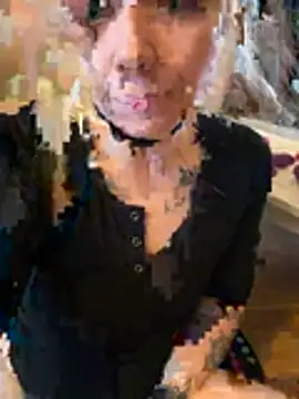 LunaShowers69's cam snapshot