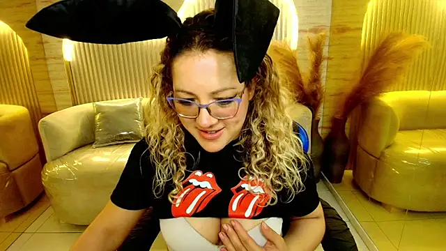 Rubia_encantada_r's cam snapshot