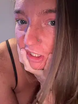 JustYourNormalCouple's cam snapshot