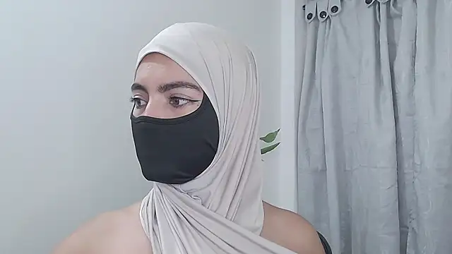 jade_nassar's cam snapshot