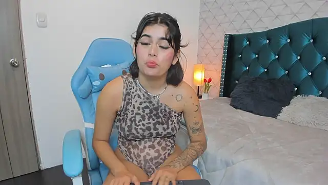 Valery_jame's cam snapshot