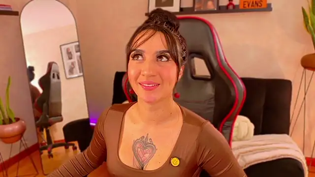 EmmyEvans1 live sex cam