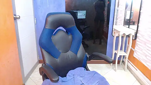 emily_rz1's cam snapshot